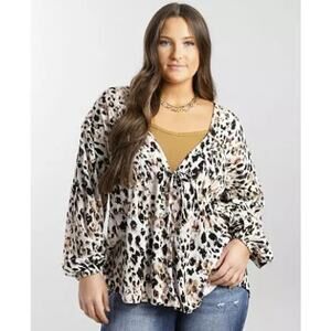 Gimmicks by BKE Buckle Animal Print Woven Top Small